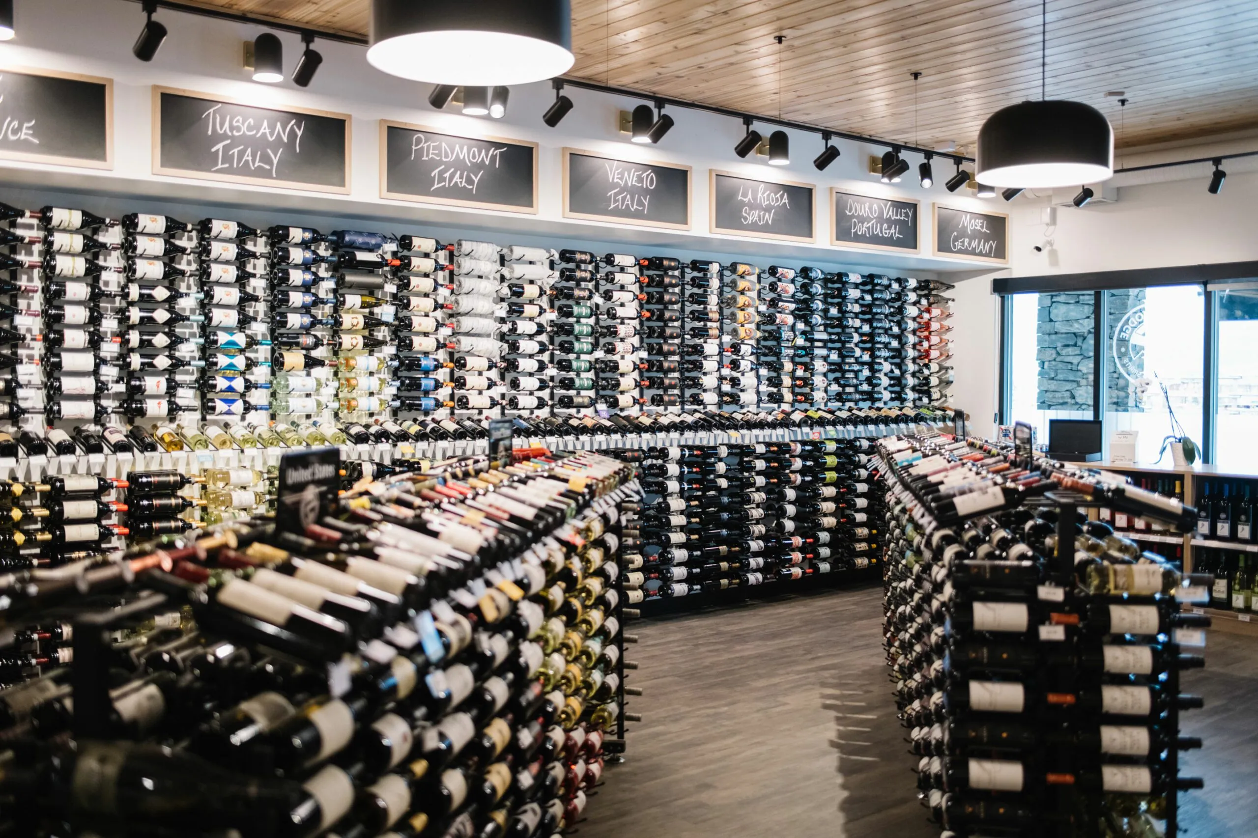 Liquor Lodge (Jasper, AB) VintageView