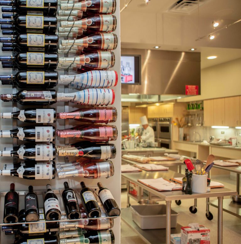 W Series Presentation Row Metal Wine Rack